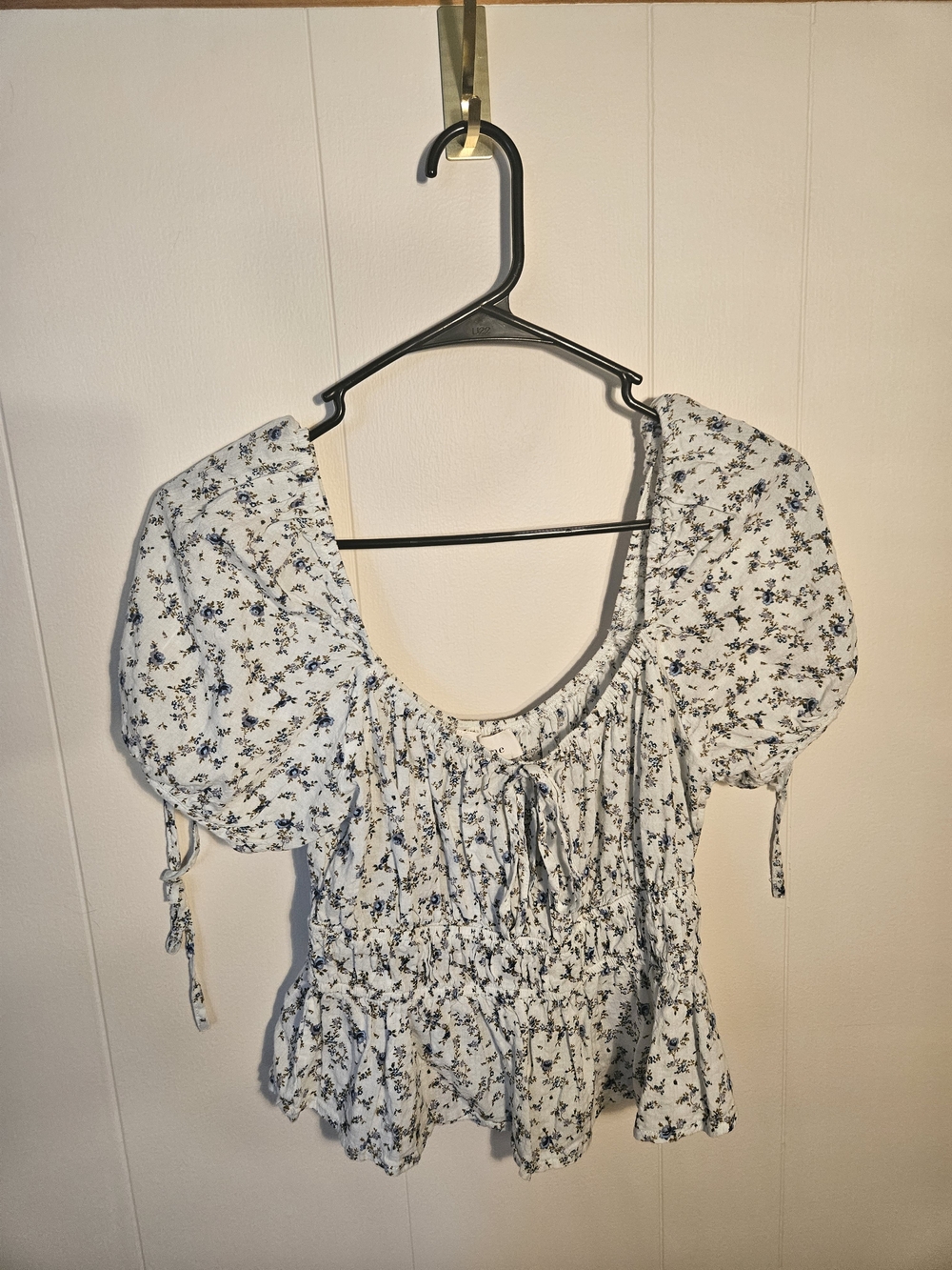 Smocked White Floral Puff-Sleeve Peplum Blouse